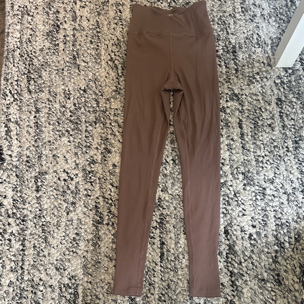YEAR OF OURS Chocolate Ribbed Work Out Leggings / size S
